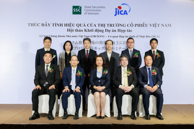 Lãnh đạo JICA và Ủy ban Chứng khoán Nhà nước tại sự kiện hợp tác ngày 23/9. Ảnh: JICA